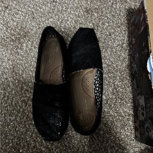TOMS Women's Sparkling Black Loafers